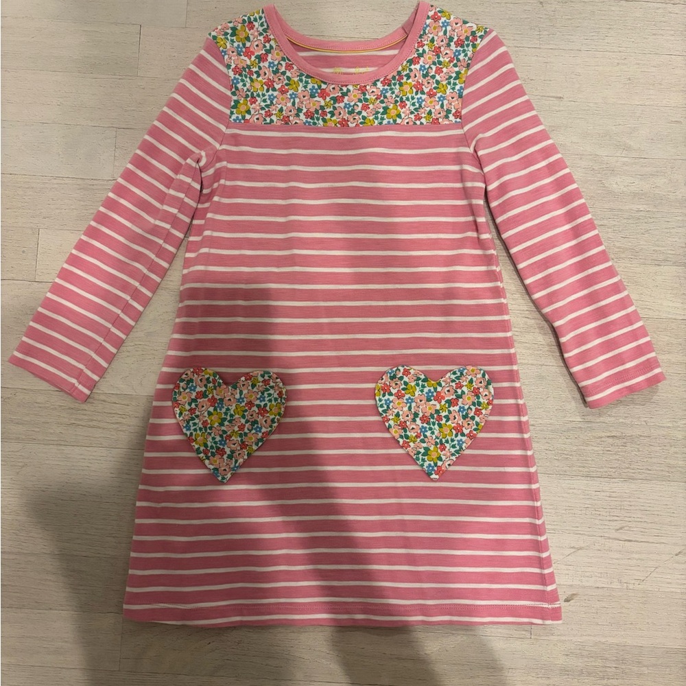 Mini Boden Pink Striped Dress with Floral Heart Pockets. Size 6-7, great condi